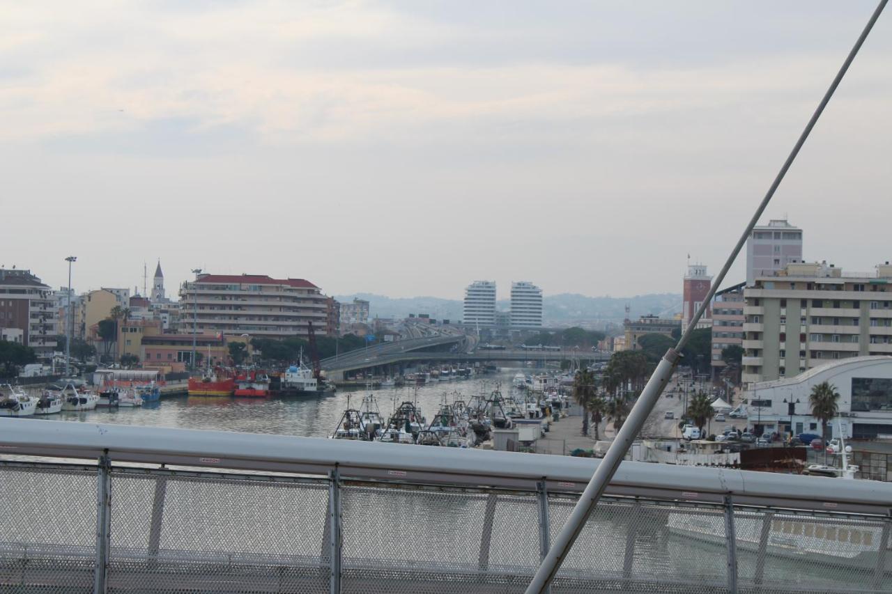B&B Pescara Centro Luxury Suite ภายนอก รูปภาพ
